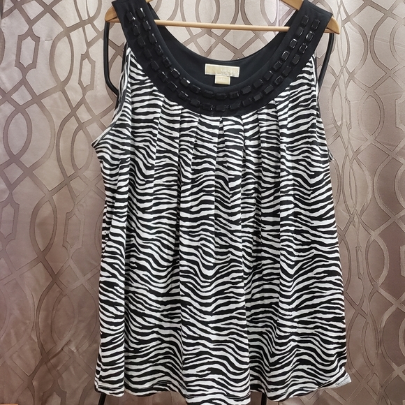 MICHAEL Michael Kors black and white animal print top. 2X but fits 3X+ - Picture 3 of 8